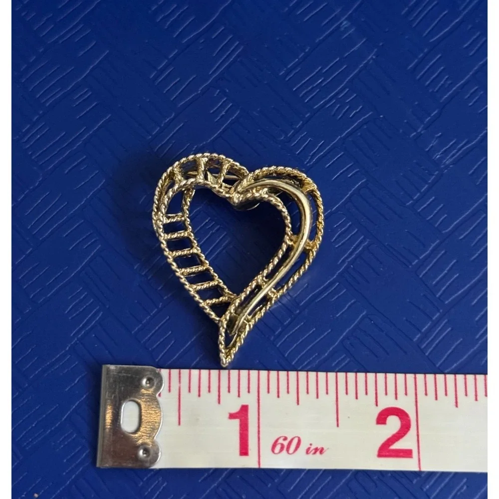 Vintage Signed Brooch Pin Lot 4 Pc Gold Tone Cameo Heart Monogram Pearl